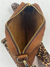 Load image into Gallery viewer, The mesa crossbody