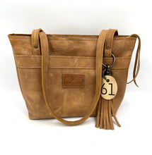 Load image into Gallery viewer, Medium Stoned Oil Tan  Leather Tote Bag